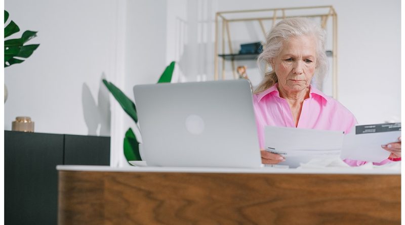 Kodėl sulaukę pensinio amžiaus žmonės dirba